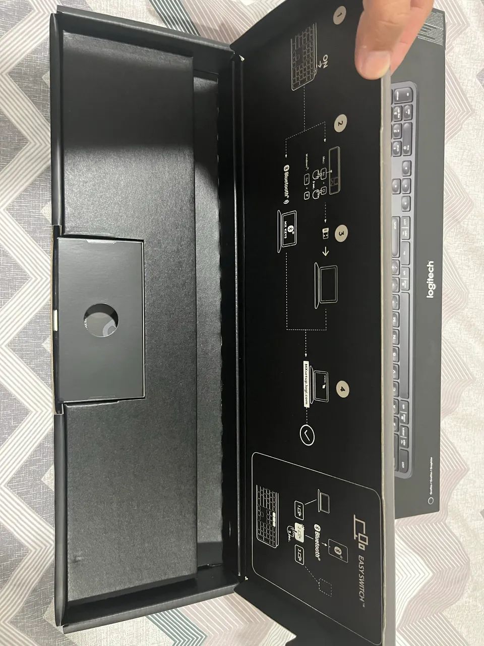 Teclado Sem fio Logitech Signature Slim K950 Grafite