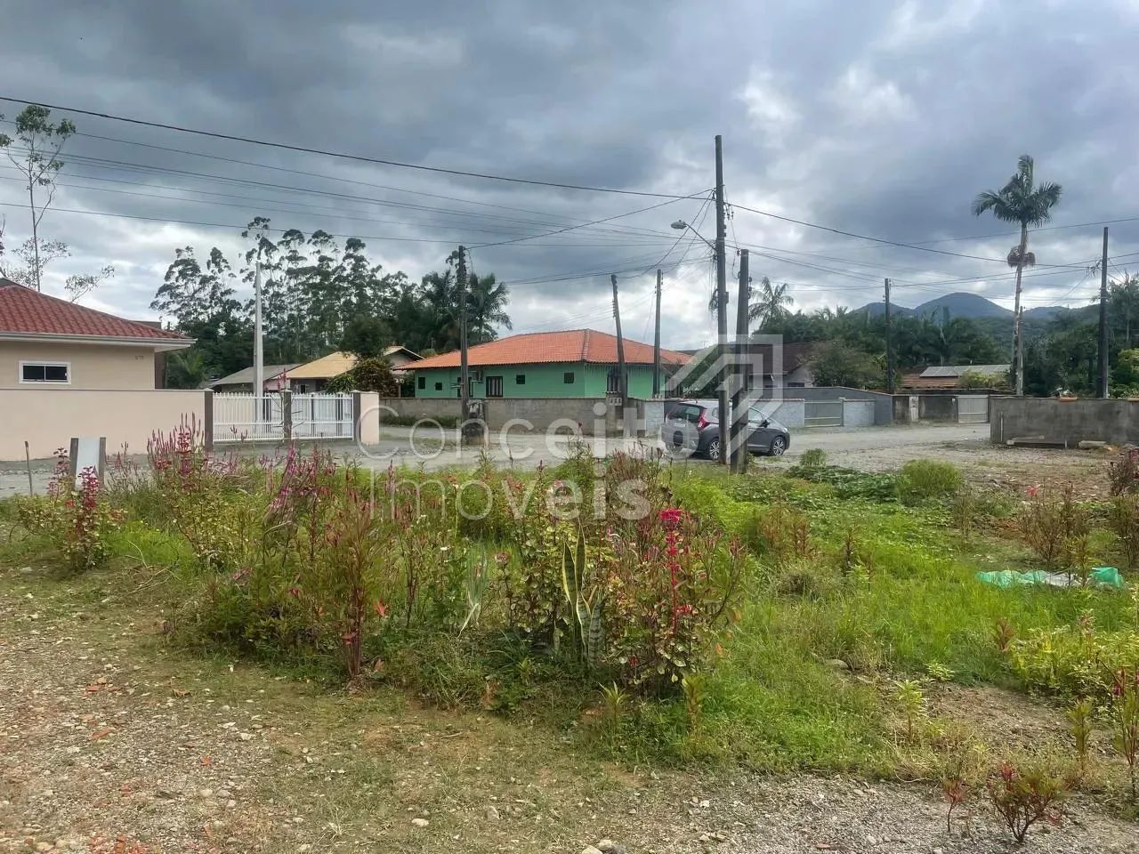Casa com amplo terreno - Rio Bonito - Joinville/SC 1.045m² - Foto 4