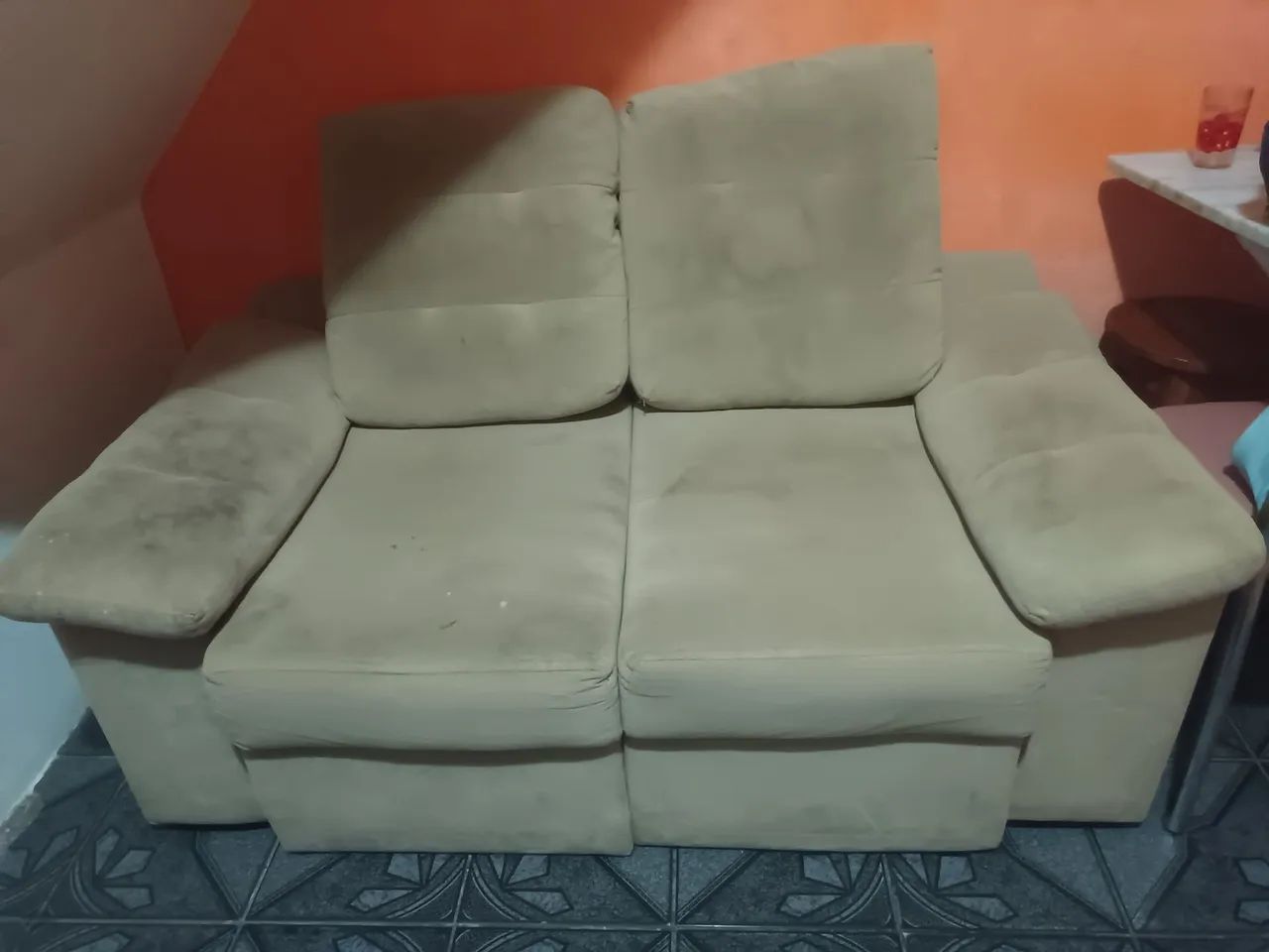 Sofá dois lugares64842030358785120