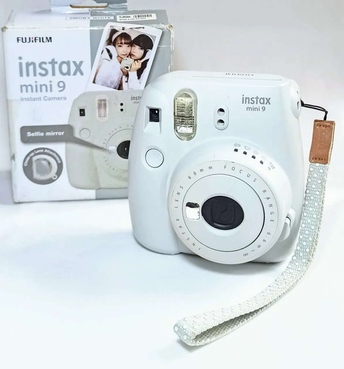 Câmera Instax Mini 9 - Imprima suas fotos instantaneamente!