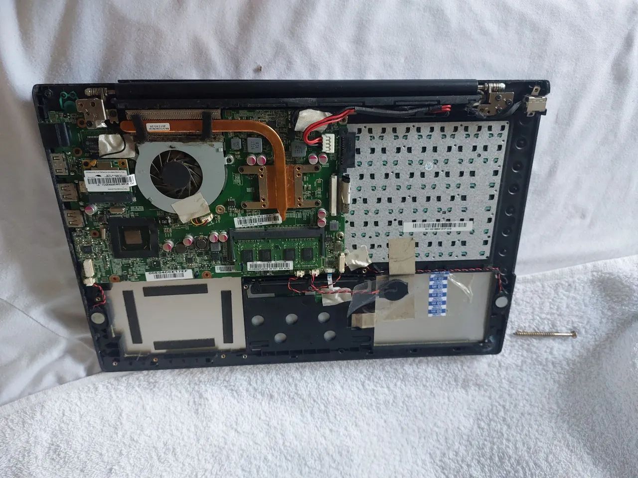 Notbook cce ultra thim325 conserto ou retirar peças