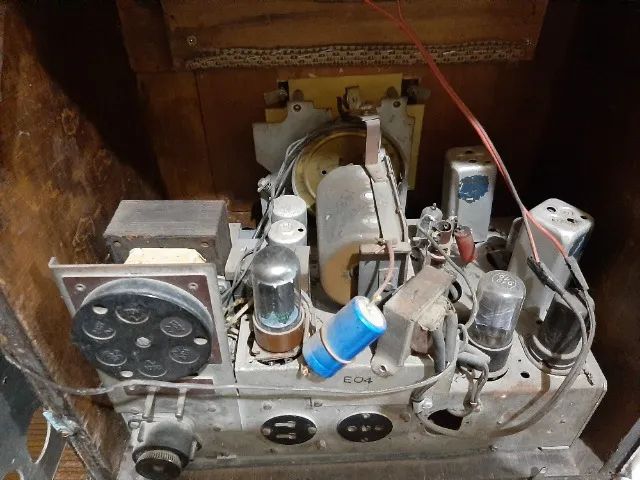 Rádio modelo capelinha antigo64292885408770124