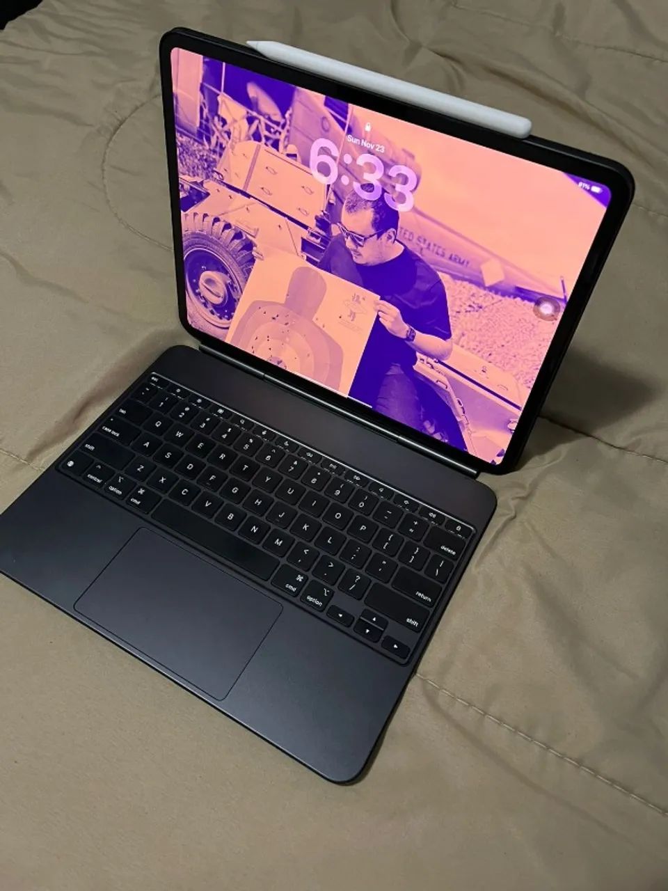 IPAD 13 PRO M4 1TB + Apple Pencil Pro e Magic Keyboard - EUA