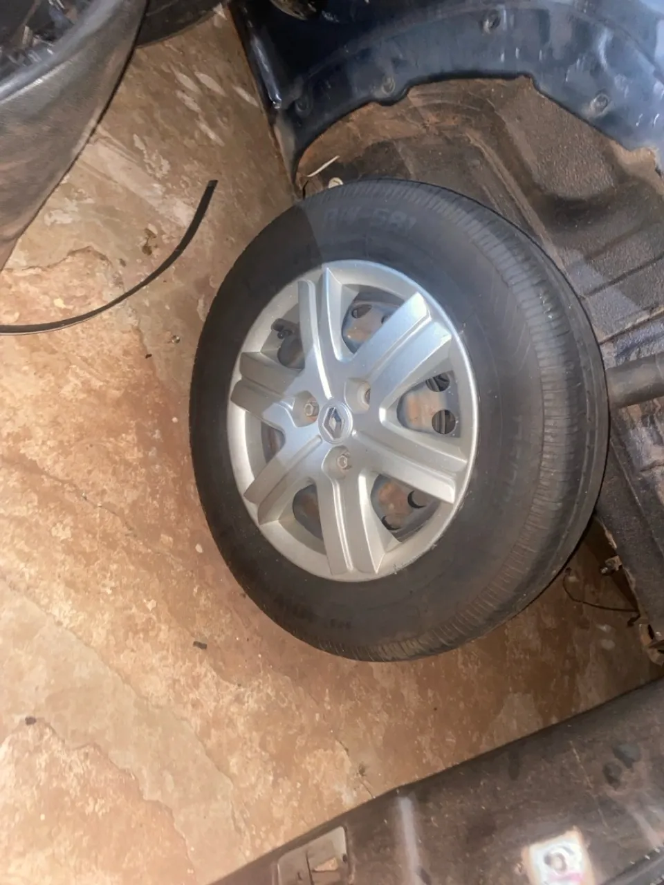 Roda de ferro Renault aro 14