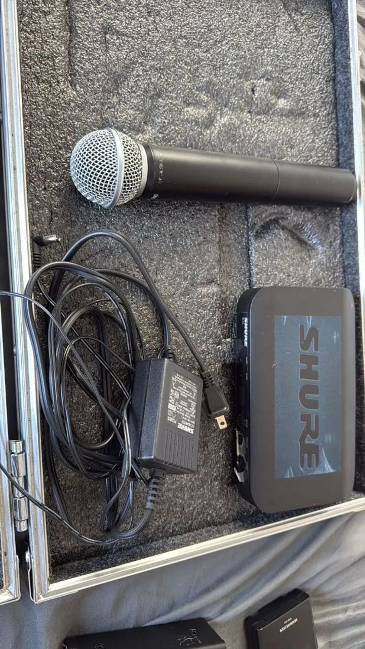 Microfone sem fio Shure BLX24/B58 M15 preto