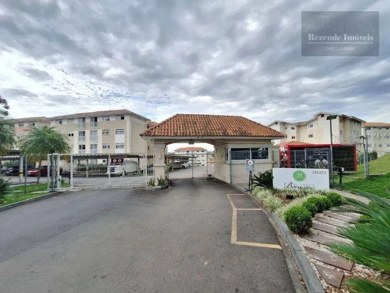 Apartamento com 2 dormitórios à venda, 43 m² por R$ 265.000,00 - Fazendinha - Curitiba/PR