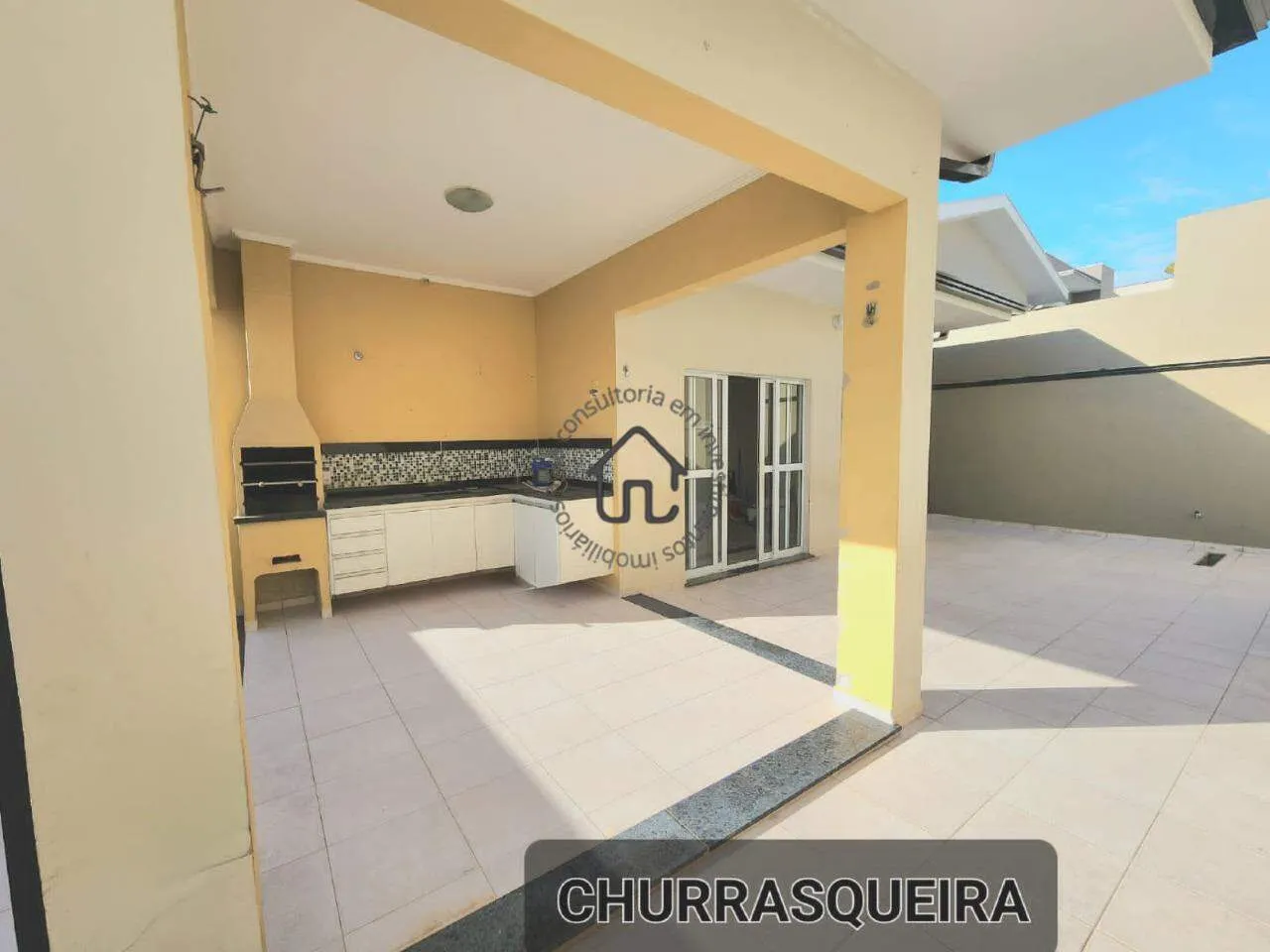 Casa para alugar no Condomínio Terras São Francisco no bairro Pinheirinho.