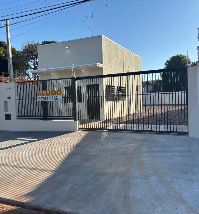 Alugo sala comercial com terreno