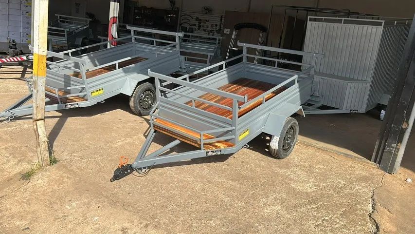 REBOQUE NOVO c/ PNEUS NOVOS - R$ 3.700 à vista ? ? 61- *  2,00 x 1,20 com cestin