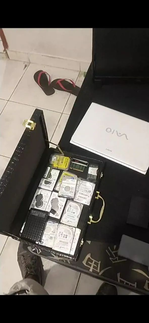 Lote de HDs 1TB 750GB e 500 GB testados no Crystal Disk 