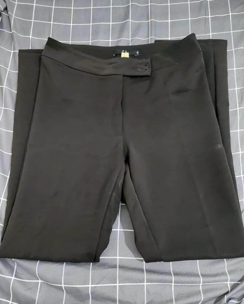 Calça social feminina - Tam: 44.