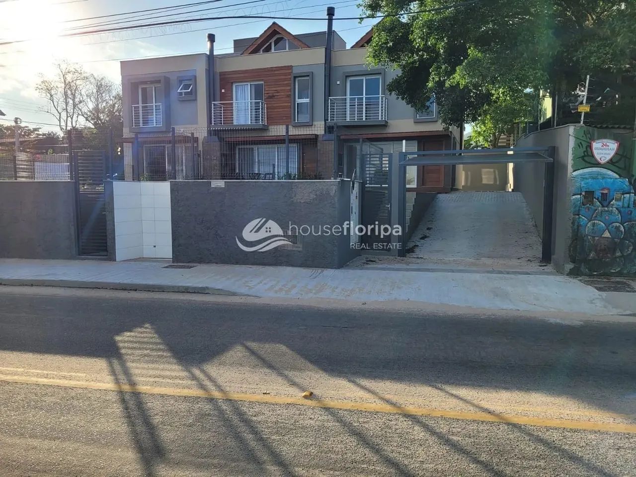 Casa financiável à venda com 3 dormitórios, com vista para a Lagoa Pequena, no Rio Tavares - Foto 4
