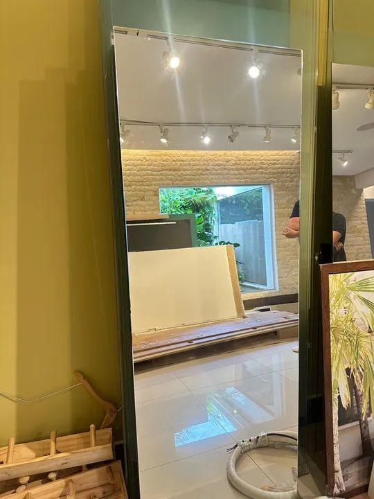 9 espelhos com led 1,88 por 67 cm  + 1 espelho quadrado 1,60 por 1,60 