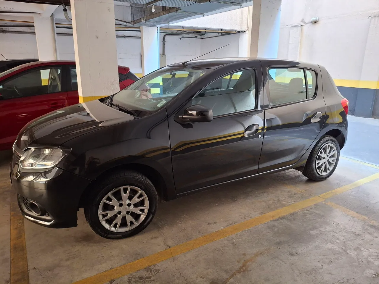 Lindo Sandero 1.6 exp Preto, modelo 2019.