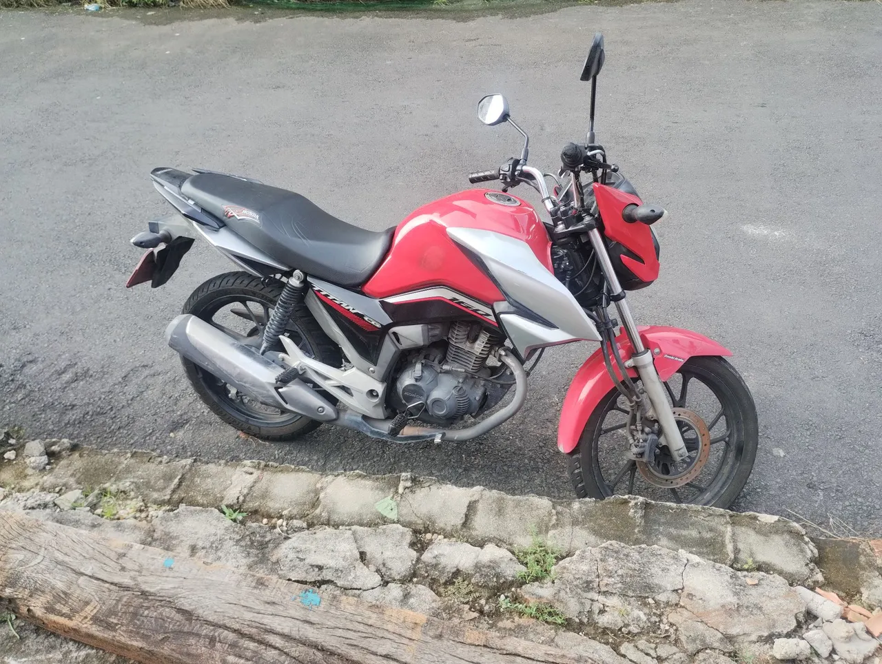 Vendo moto Titan 160 flex