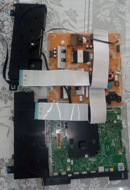 Placa mãe para TV LCD UN49" 6400G serve em outras troco controles de Xbox one - Foto 4