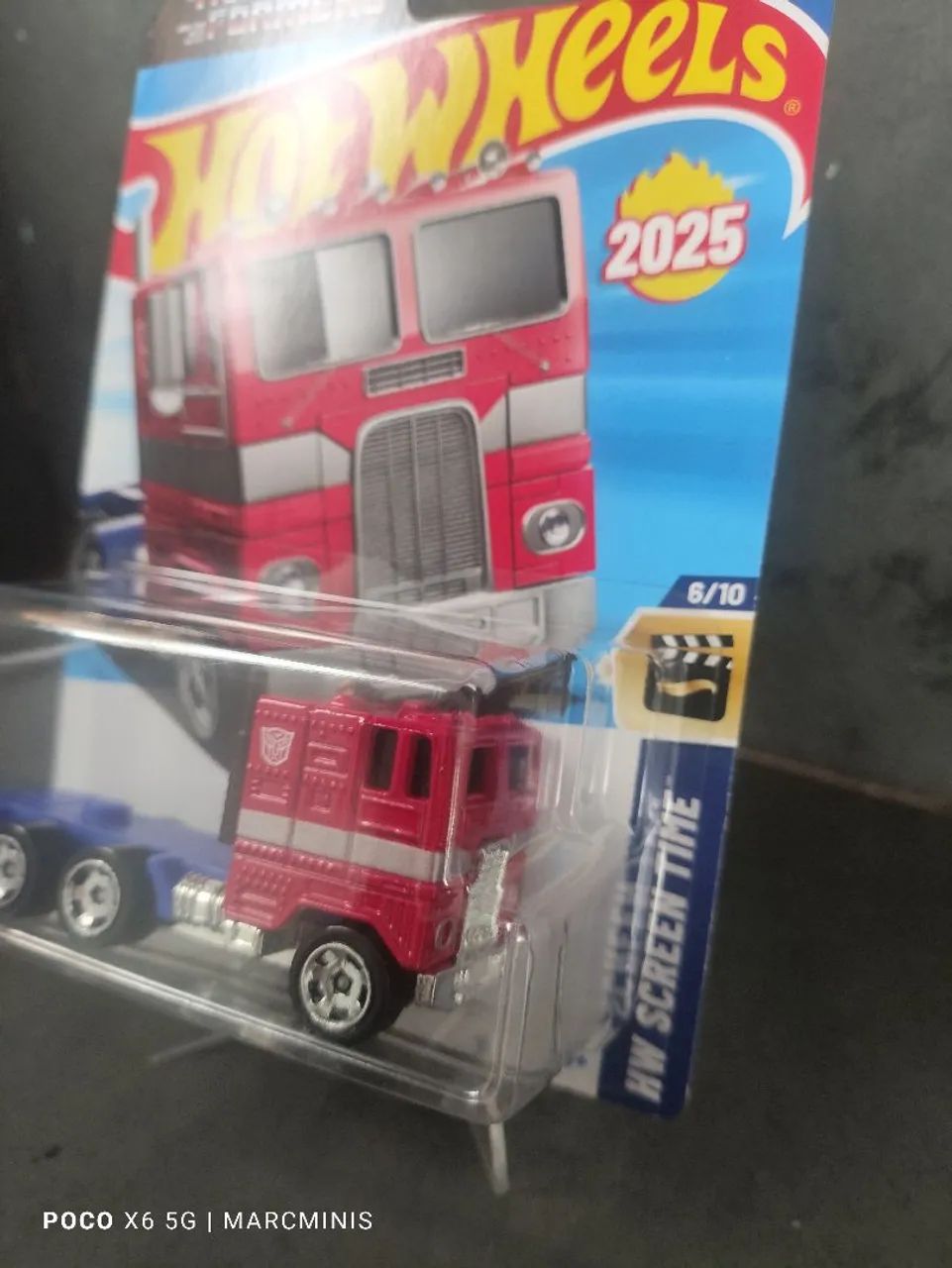 Miniatura Optimus Prime Transformers - Hot Wheels 2025 | 7 cm - Foto 3