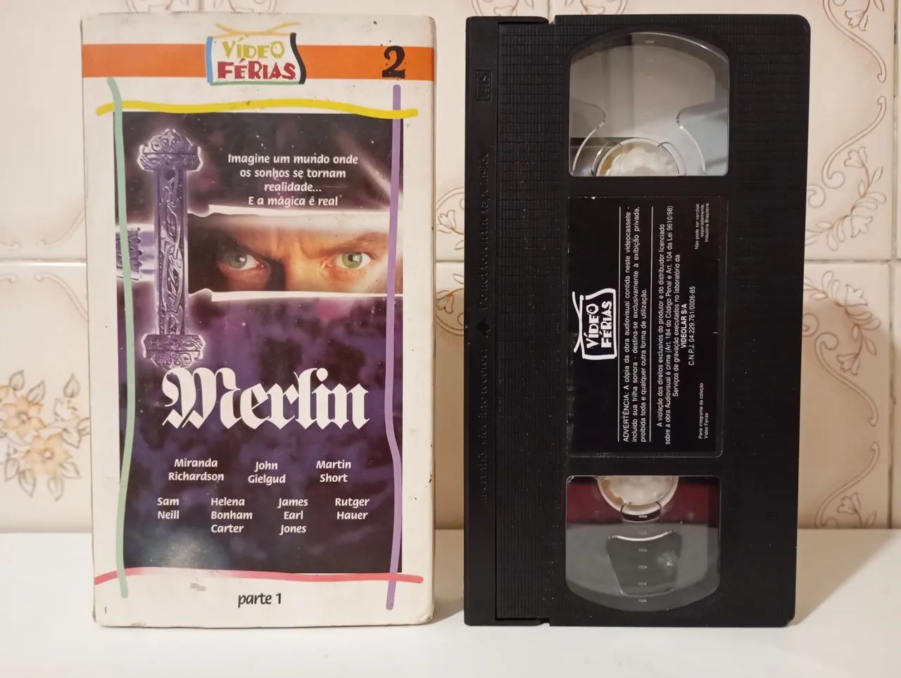 VHS Filme Merlin 2 Parte 1 (Dublado) 1998 - Original - Foto 4