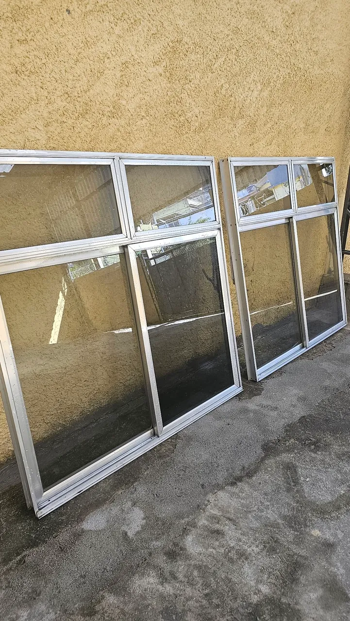 Janela de alumínio com vidro degrade