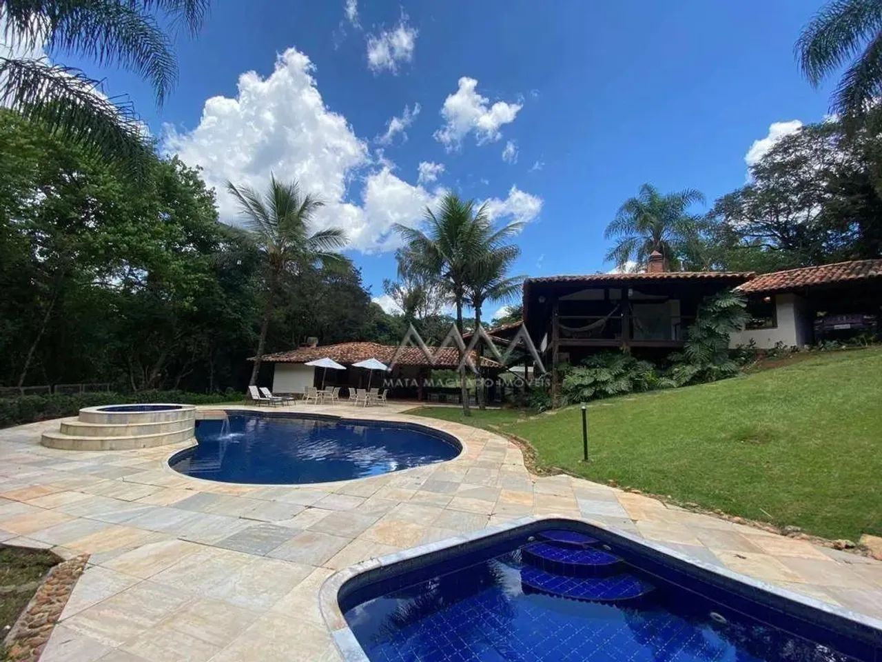 Casa à venda no condomínio Canto das Aguas | 580m² - 4 quartos