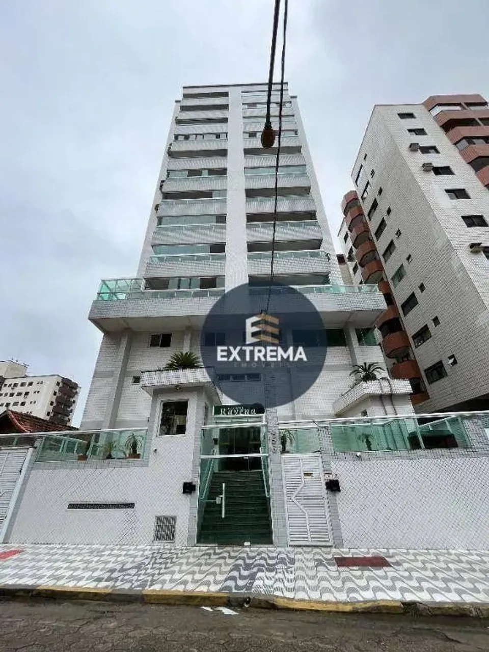 Apartamento de 2 dormitórios sendo 1 suíte a venda em Praia Grande.
