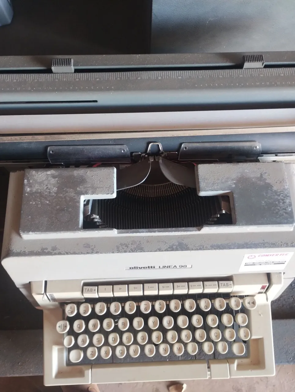 Máquina de escrever Olivetti Linea 98
