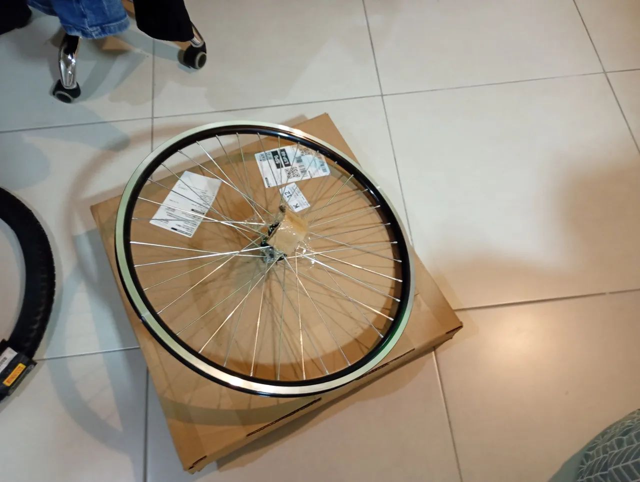 Quadro de bicicleta aro 26, Garfo,mesa,guidão rodas e peneus - Foto 4