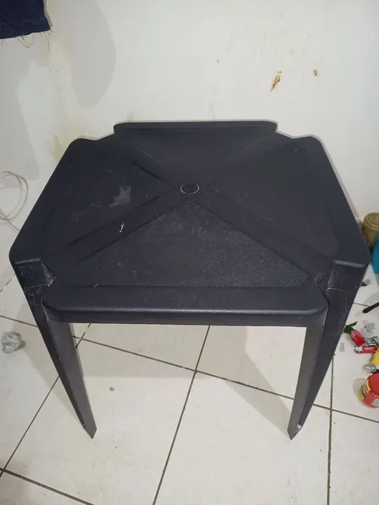 Mesa de plástico preta