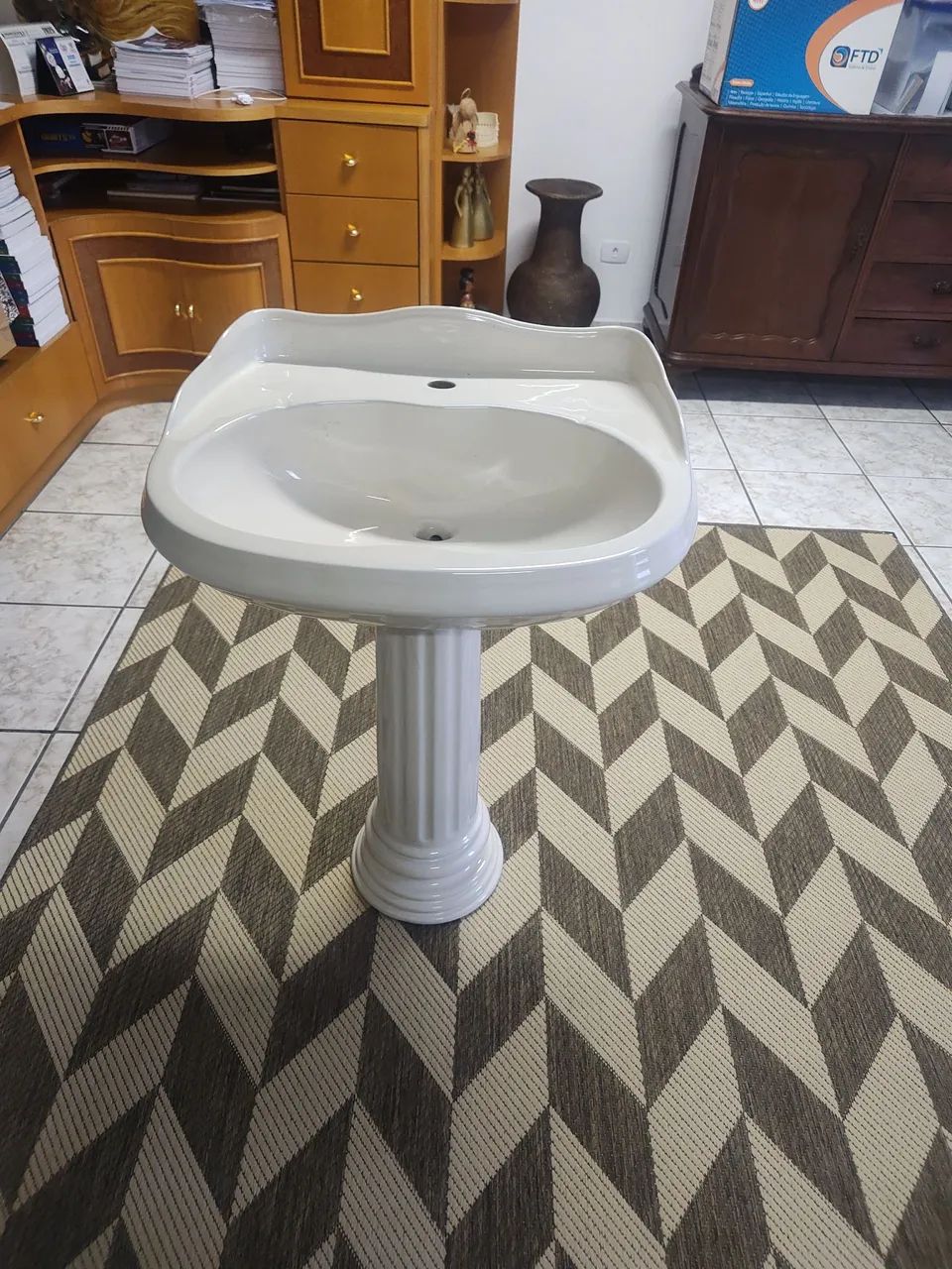 Vendo pia com coluna estilo romano  de luxo nova nunca usada  - Foto 3