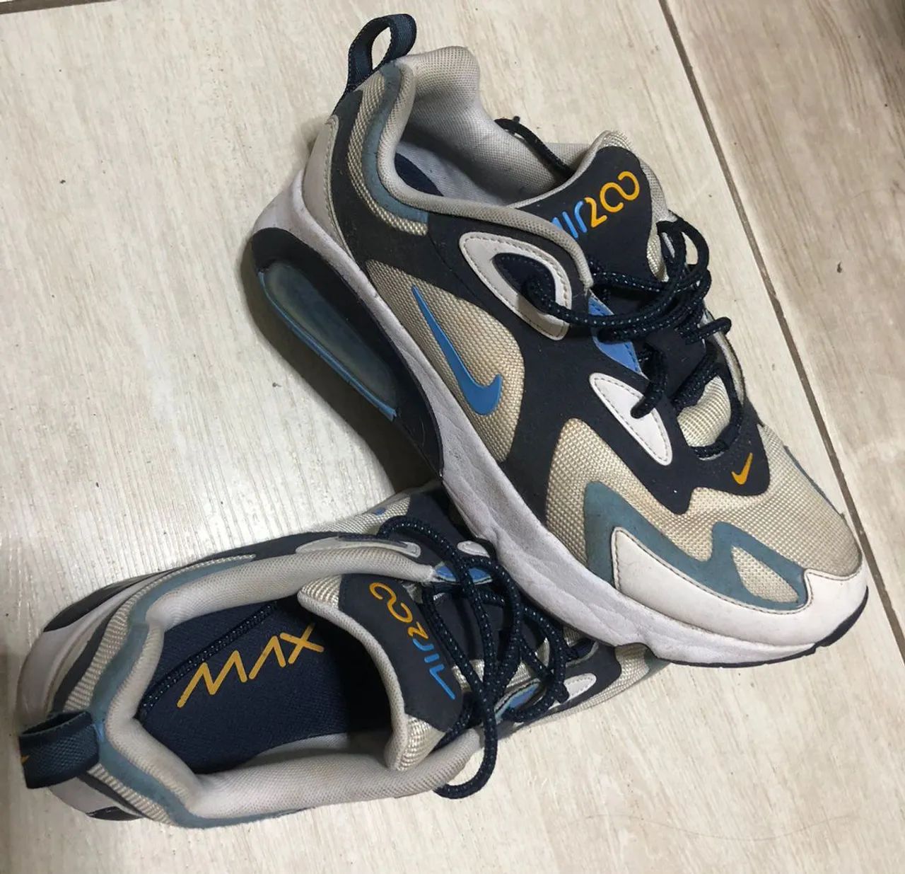 air max react 200