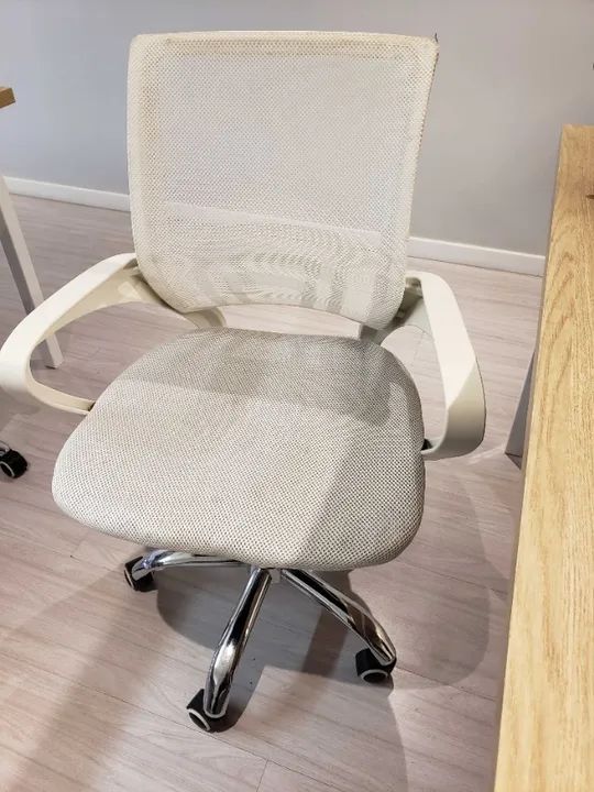 Cadeira Office Santiago Branca - Usada - Foto 4
