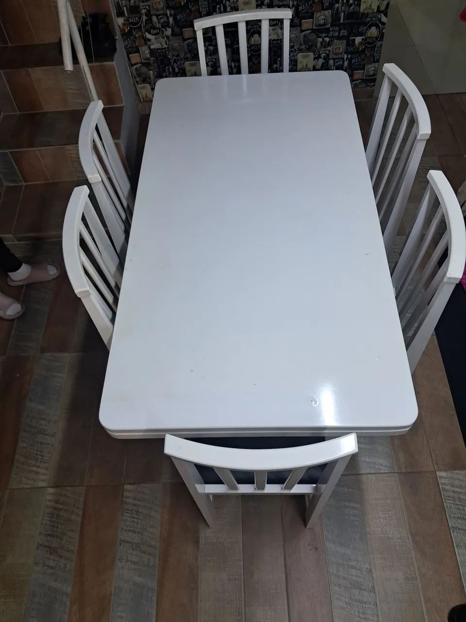Vendi mesa de jantar 6 cadeiras muito nova 