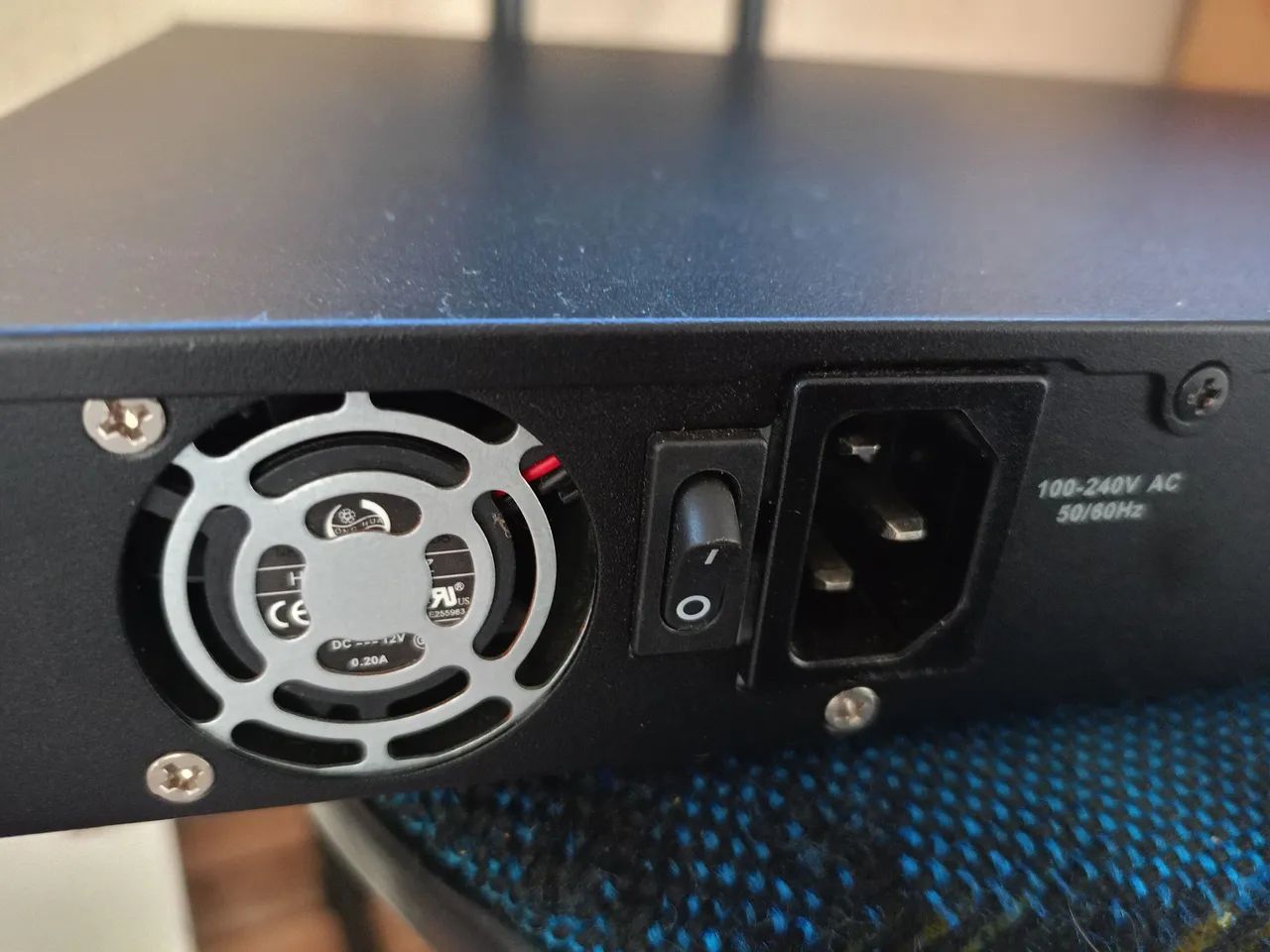 Switch  SF 1821 PoE ou SF 1822 Hi-PoE,  - Foto 2