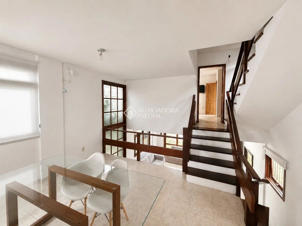 Casa Ampla com 5 Dormitórios no Itacorubi | Semimobiliada - Foto 4