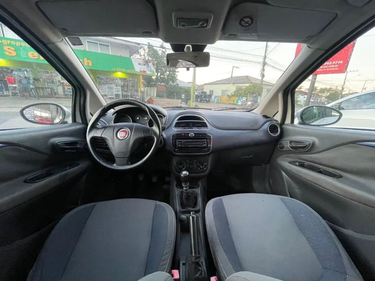 Fiat Punto Attractive 1.4 Fire Flex 8V 5P 2013 - Foto 4