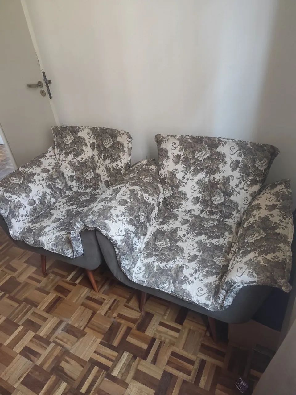 Belíssimo jogo de sofá com poltronas - Foto 3