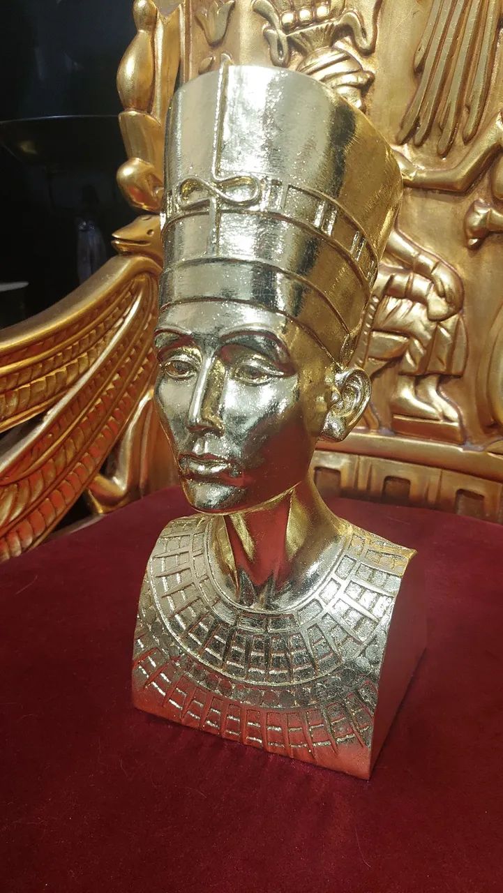 Nefertiti Egito Ouro Resina