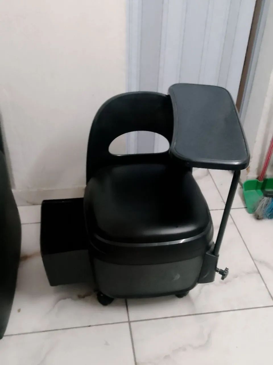 Ciranda de manicure, em perfeito estado.