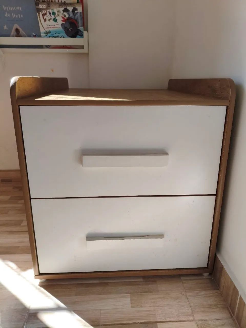 Guarda roupa e criado mudo