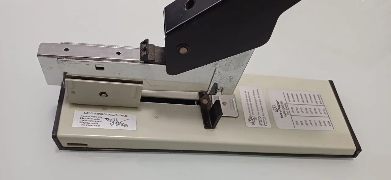 Stapler64993885497218121