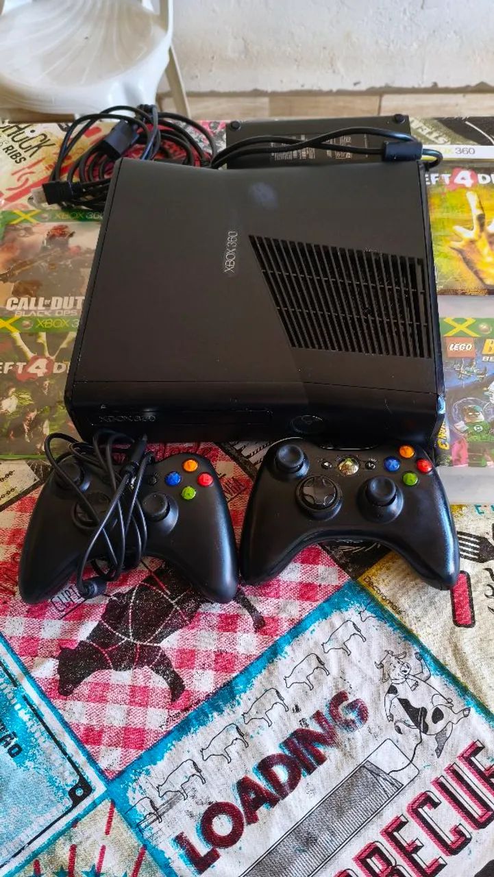 Xbox 360 com 2 controles e 50 jogos  - Foto 4