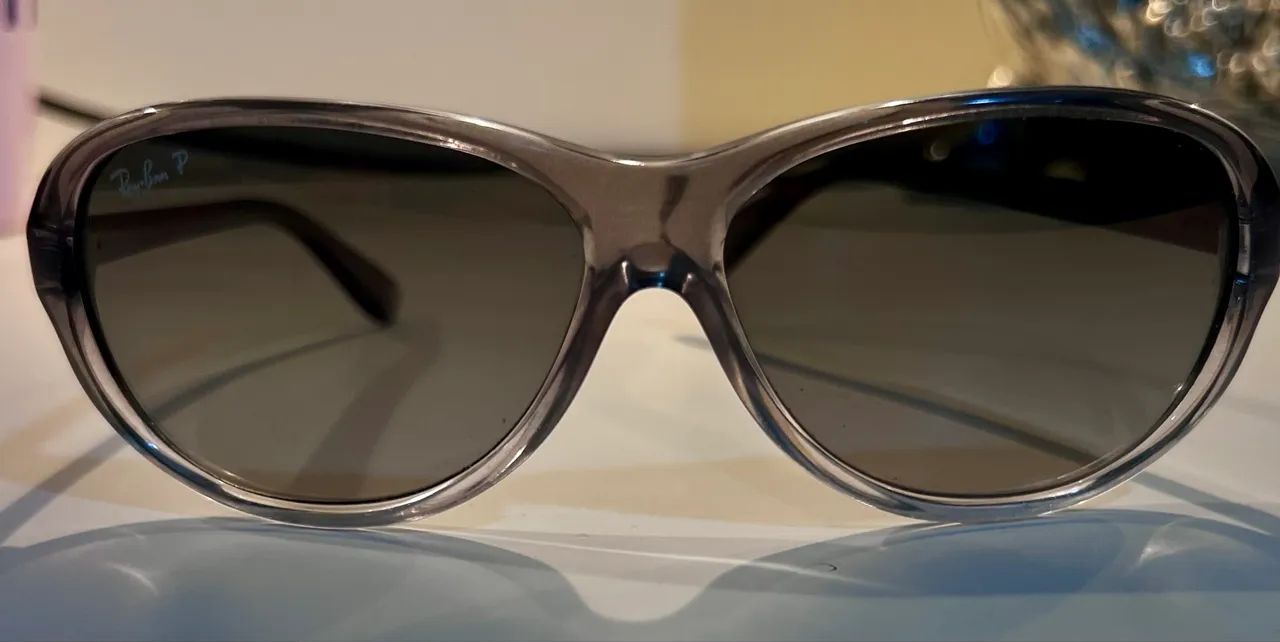 Óculos de Sol Ray-Ban Original Transparente Fumê - Lentes Polarizadas