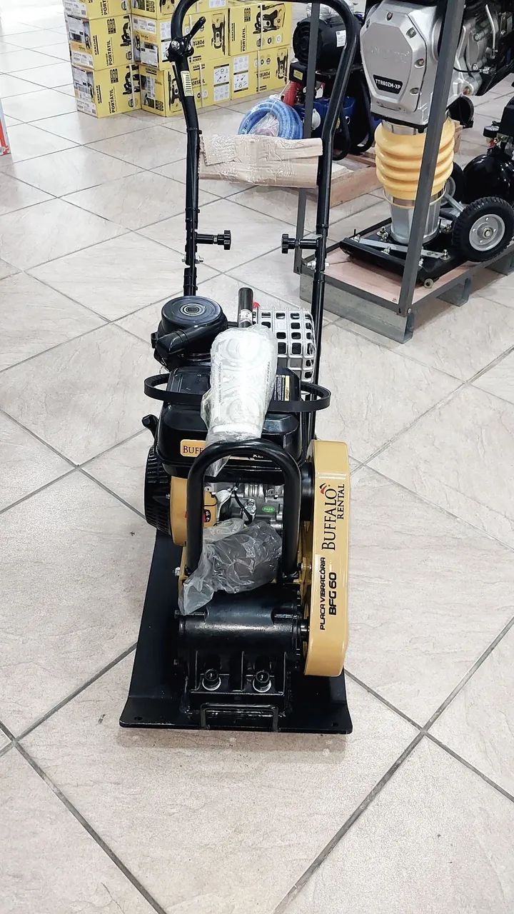 Placa Vibratória 65kg a gasolina Buffalo Rental - Nova/Loja - Foto 2
