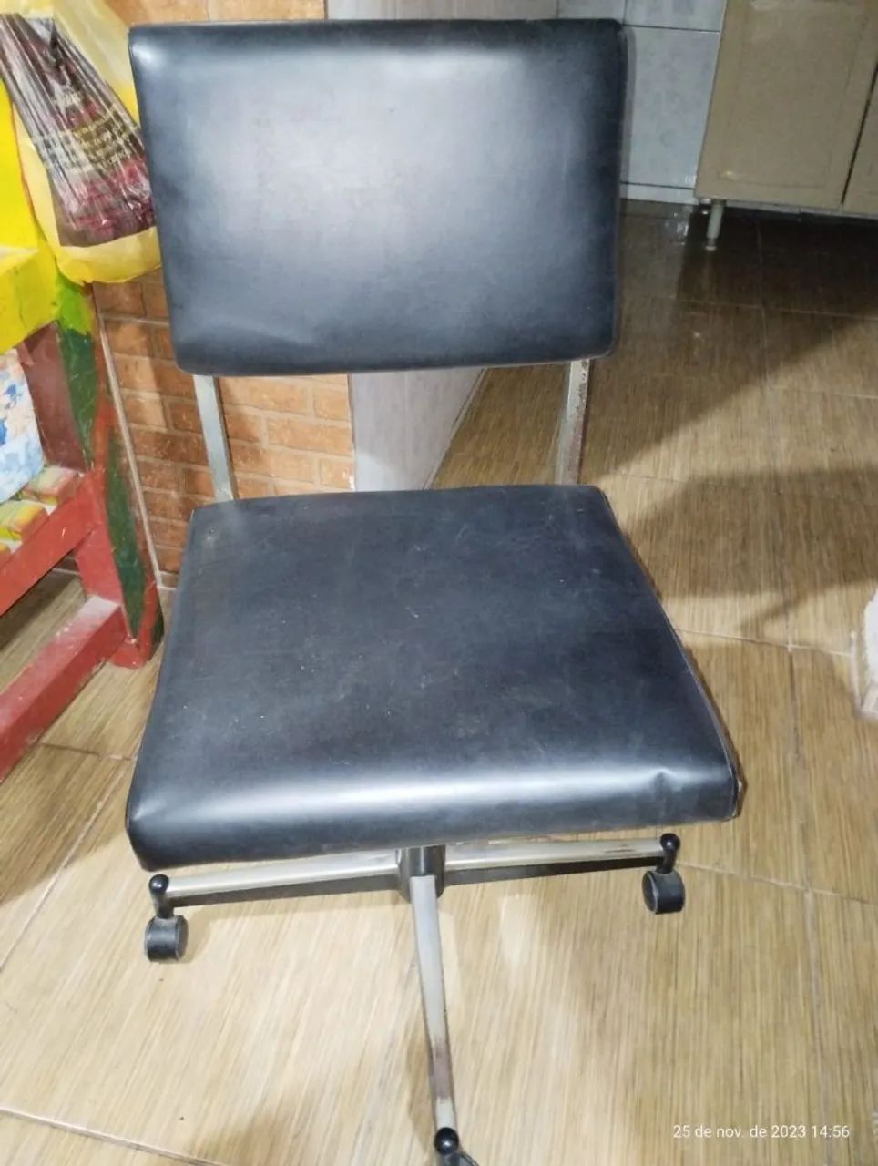 Cadeiras em couro partir de 150 - Foto 2