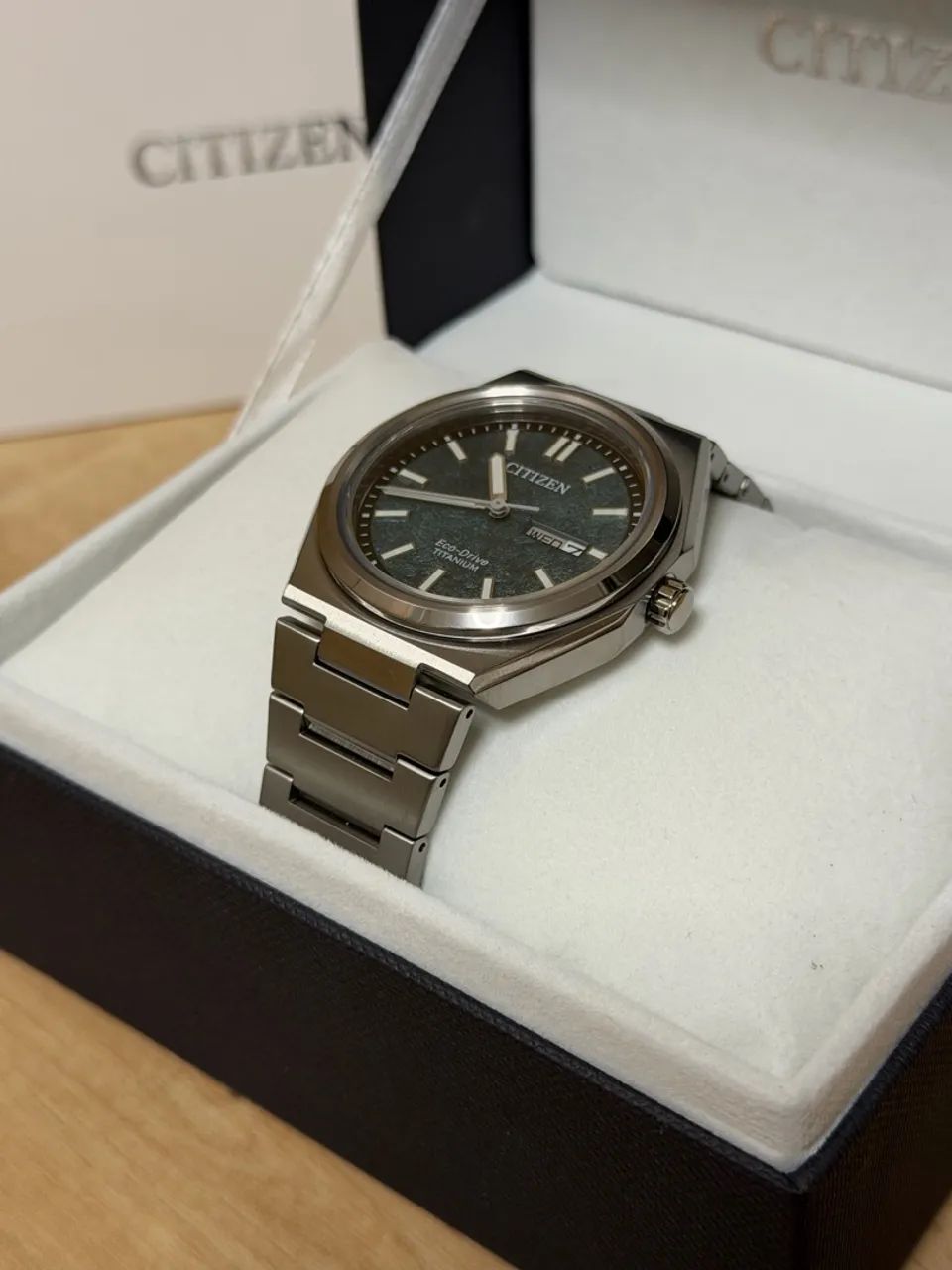Relógio Citizen Zenshin Three-hand Super Titanium - Acessórios