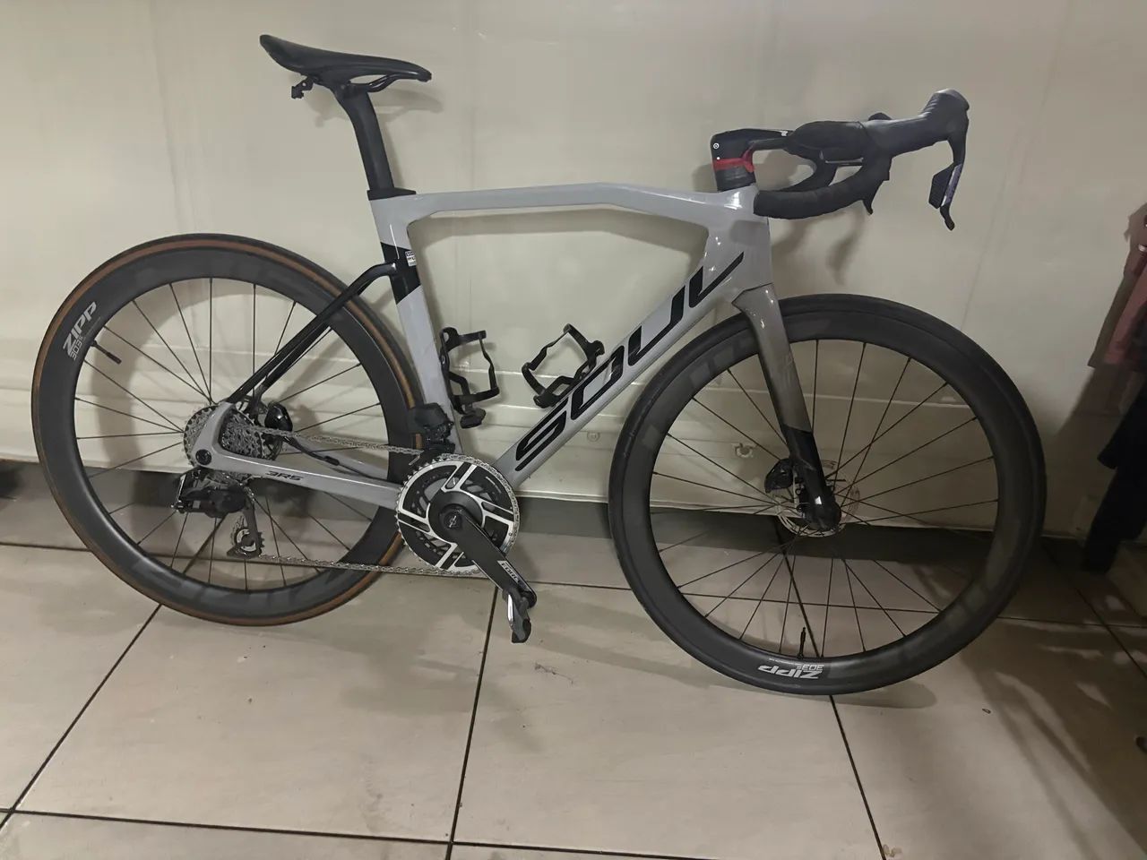 Bicicleta Soul 3R5 com force e rodas zipp