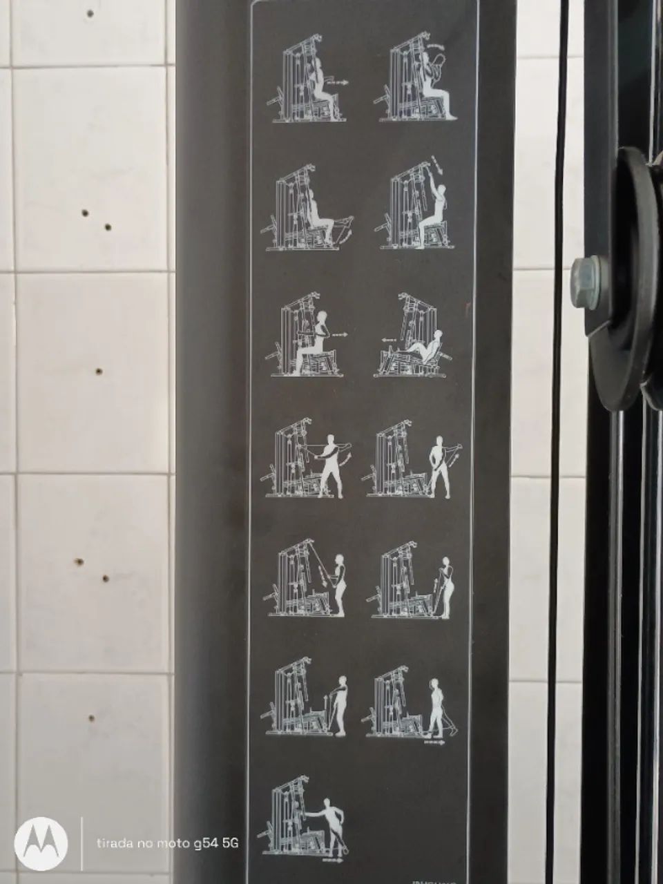 Multi estação de exercícios 