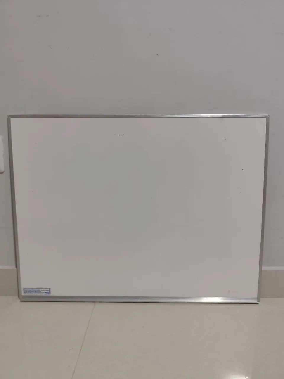 WHITEBOARD 80cm x 60cm
