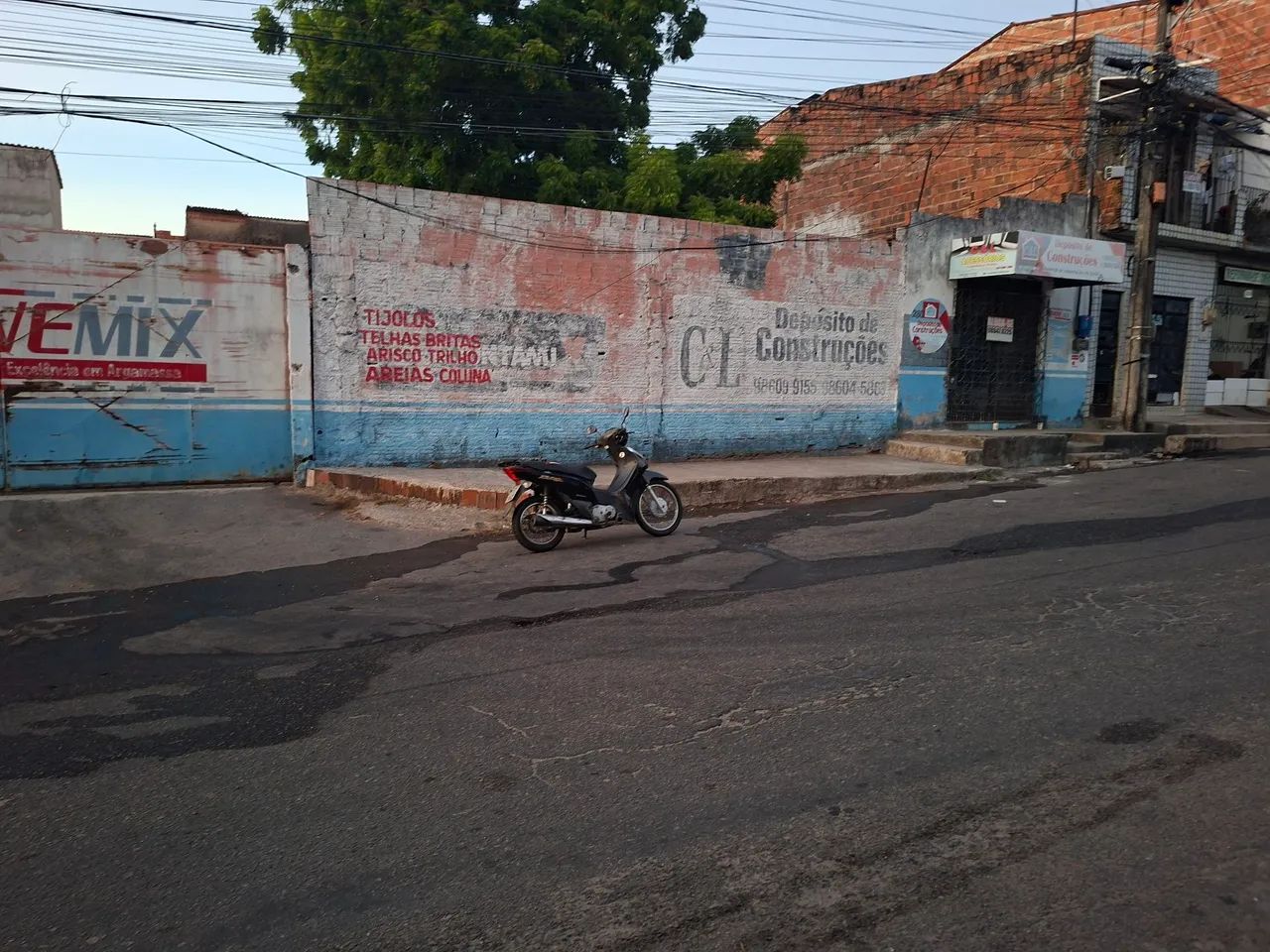 Alugo esse ponto Comercial com Terreno centralo