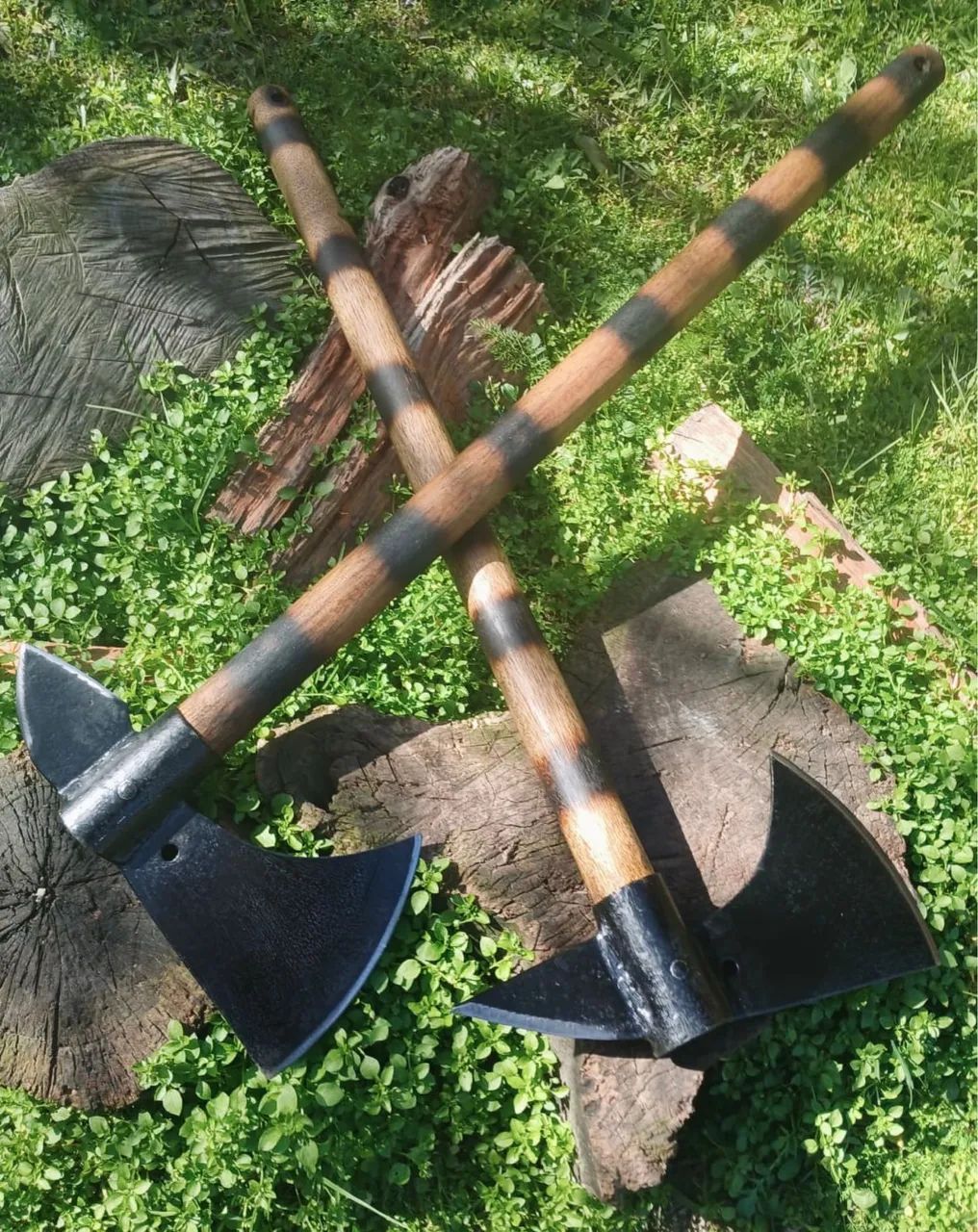 Kit 2 Machados Lenhador Artesanal Forja Em Aço Cabo Madeira - Foto 6